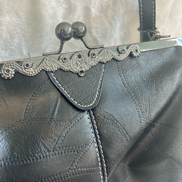 Black Purse - Picture 4 of 5